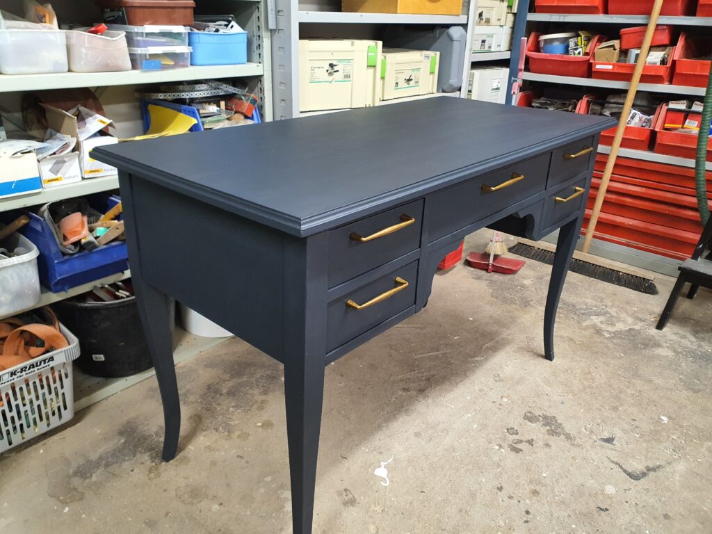 Möbelrenovering, ge nytt liv, måla om